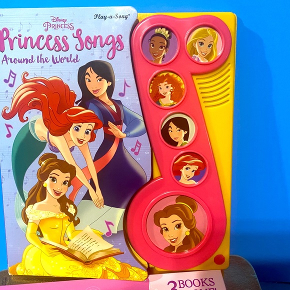 DISNEY PRINCESS AROUND THE WORLD PLAY A SONG & HAPPILY EVER AFTER 3 IN ONE BOOK - Picture 2 of 15